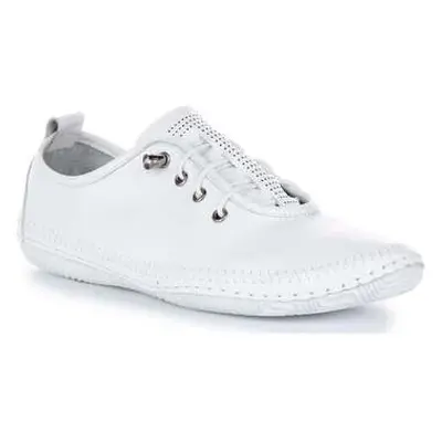 Justinreess England Lita women's Slip-ons (Shoes) in White