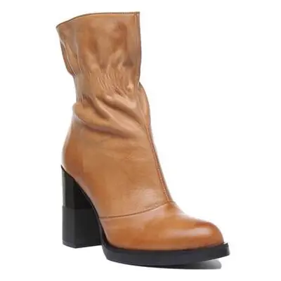 Justinreess England Harmonee women's Low Ankle Boots in Brown