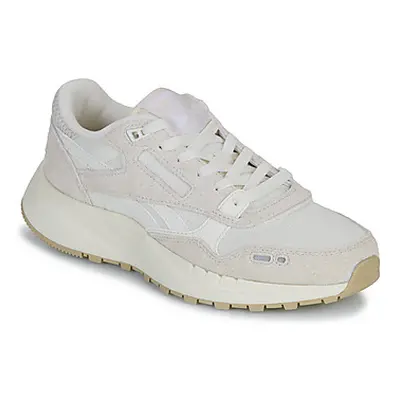 Reebok Classic CLASSIC LEATHER 2400 men's Shoes (Trainers) in Beige