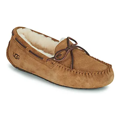 UGG DAKOTA women's Loafers / Casual Shoes in Brown