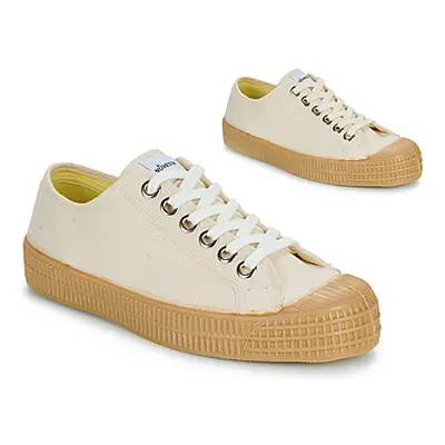 Novesta STAR MASTER women's Shoes (Trainers) in Beige