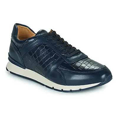 Pellet MAXIM men's Shoes (Trainers) in Blue