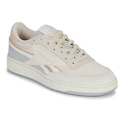 Reebok Classic CLUB C REVENGE women's Shoes (Trainers) in Beige