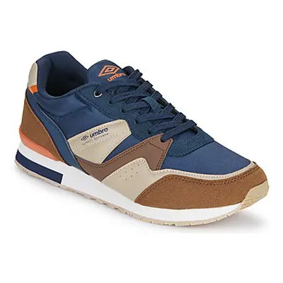 Umbro UM STAN men's Shoes (Trainers) in Brown