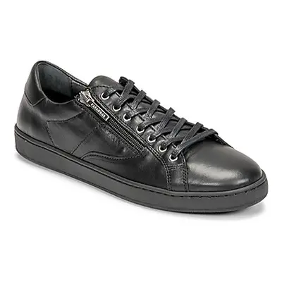 Pataugas IRIS women's Shoes (Trainers) in Black