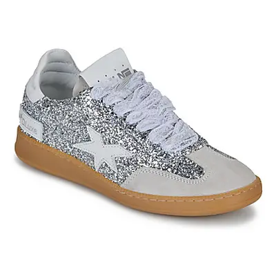 Meline 526RR-E573 women's Shoes (Trainers) in Silver