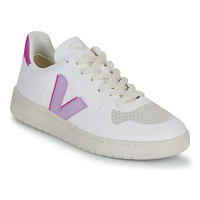 Veja V-10 W women's Shoes (Trainers) in White