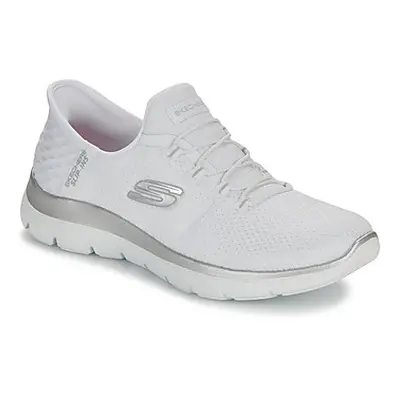 Skechers SUMMITS women's Shoes (Trainers) in White