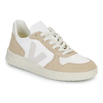 Veja V-10 women's Shoes (Trainers) in White