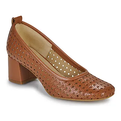 Betty London BRIGITTE women's Court Shoes in Brown