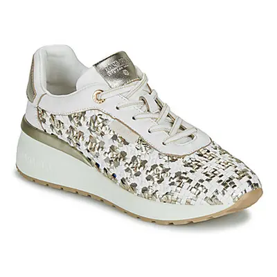 Carmela 162287 women's Shoes (Trainers) in White