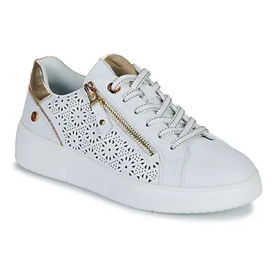 Xti 143628 women's Shoes (Trainers) in White