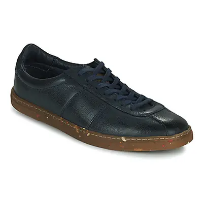 Base London DALSTON men's Shoes (Trainers) in Blue