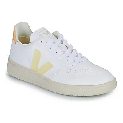 Veja V-10 women's Shoes (Trainers) in White