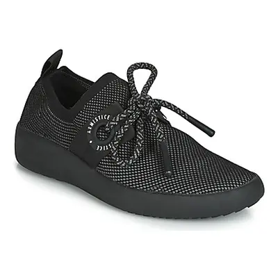 Armistice VOLT ONE men's Shoes (Trainers) in Black