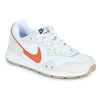 Nike Nike Venture Runner women's Shoes (Trainers) in White