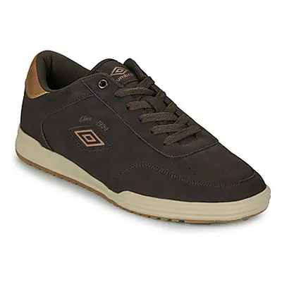 Umbro UM IPAM men's Shoes (Trainers) in Brown