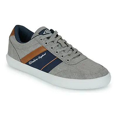 Umbro UM RILEY men's Shoes (Trainers) in Grey