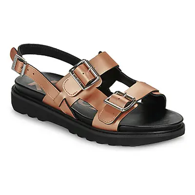 Kickers NEOSUMMER women's Sandals in Gold