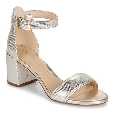 Clarks EZORIA MAE women's Sandals in Gold