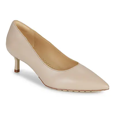 Clarks ADELA COURT women's Court Shoes in Beige