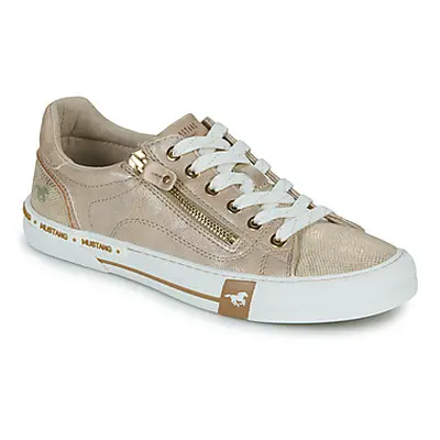 Mustang 1353308 women's Shoes (Trainers) in Gold