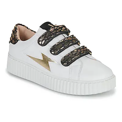 Vanessa Wu DAISY women's Shoes (Trainers) in White