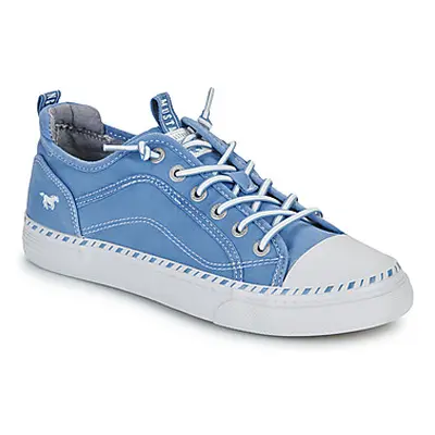 Mustang 1376308 women's Shoes (Trainers) in Blue