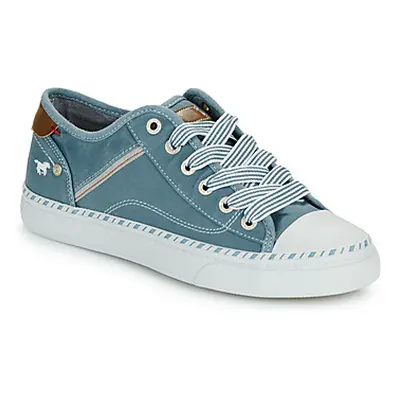 Mustang 1376303 women's Shoes (Trainers) in Blue