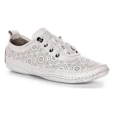 Justinreess England Womens Slip On Soft Leather Walking Shoes women's Slip-ons (Shoes) in White