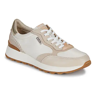 Pikolinos ARRECIFE W1M women's Shoes (Trainers) in Beige