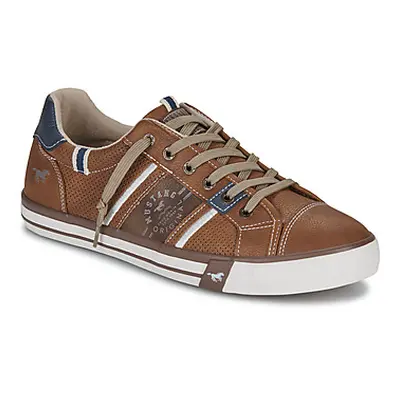 Mustang 4072317 men's Shoes (Trainers) in Brown