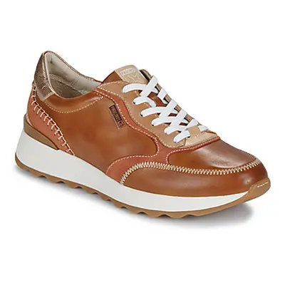 Pikolinos ARRECIFE W1M women's Shoes (Trainers) in Brown