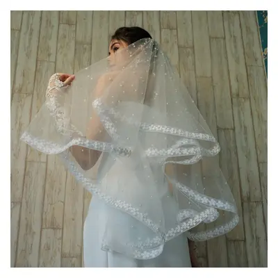 Pearl Flora Veil with Lace Edging