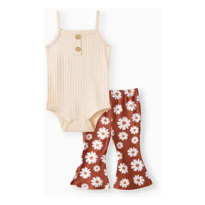 2pcs Baby Girl Ribbed Spaghetti Strap Romper and Allover Daisy Floral Print Flared Pants Set