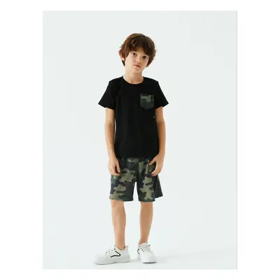 Naia 2pcs Toddler/Kid Boy Pocket Design Short-sleeve Tee and Camouflage Print Shorts Set