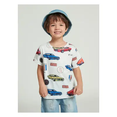 2pcs Toddler Boy Car Print Short-sleeve Tee and Ripped Denim Shorts Set