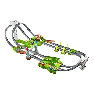 Hot Wheels Mario Kart Circuit Track Set with 1:64 Scale Die Cast Kart Replica Ages and Above