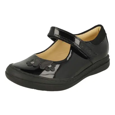 (Black, UK 8.5 Child) Girls Clarks Butterfly Detailed School Shoes Scooter Daisy