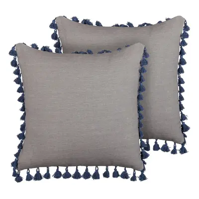 Set of Cushions with Tassels x cm Grey CARPINUS