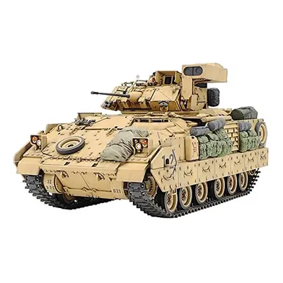 300035264, model vehicle 1:35 US M2A2 Bradley Desert Storm IFV (2)