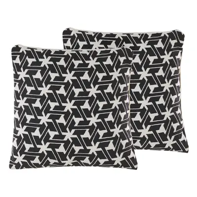 Set of Cotton Cushions Geometric Pattern x cm Black and White ANDIRIN