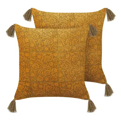 Set of Velvet Cushions Floral Pattern with Tassels x cm Yellow RHEUM