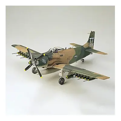 Tamiya - 1:48 WWII Douglas A-1J Skyrider USAF