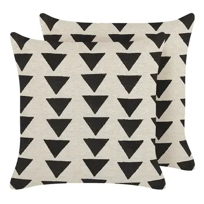 Set of Cotton Cushions Triangle Pattern x cm Beige and Black CERCIS