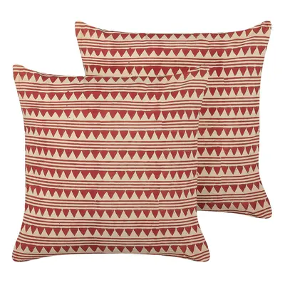 Set of Cotton Cushions Geometric Pattern x cm Red and Beige DEGLUPTA