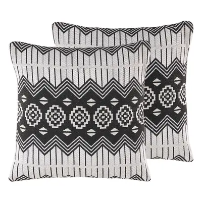 Set of Cotton Cushions Geometric Pattern x cm Black and White CARDAK