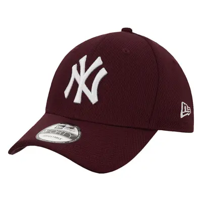 New Era Mens New York Yankees Essential 9Forty Adjustable Cap Hat - Maroon