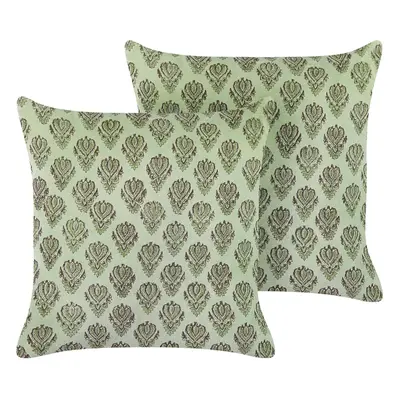 Set of Velvet Cushions Floral Motif x cm Green RUNGIA