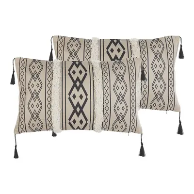 Set of Cushions Geometric Pattern x cm Beige and Black PULMONARIA